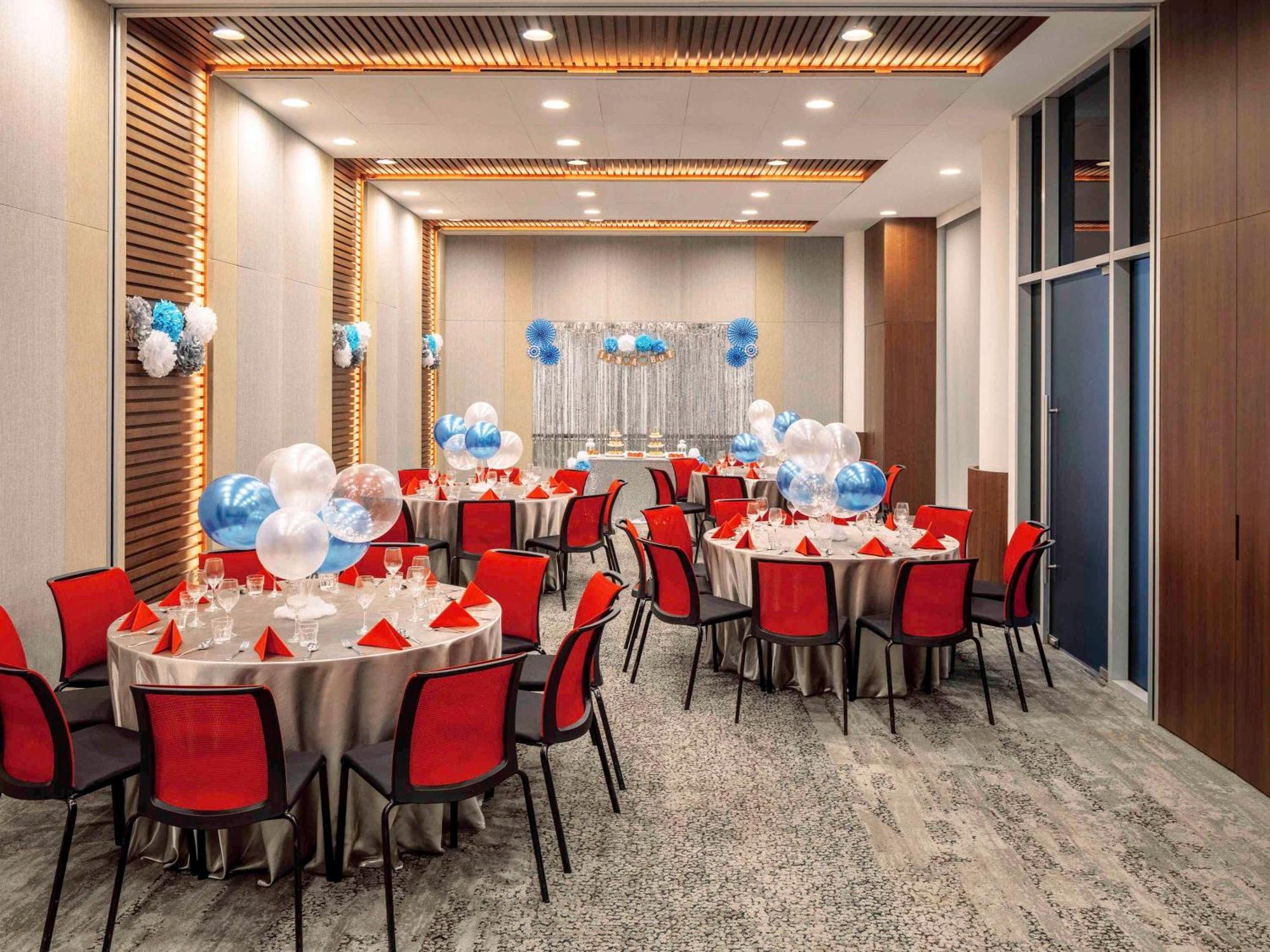 Ibis Singapore On Bencoolen - Newly Renovated Exterior photo