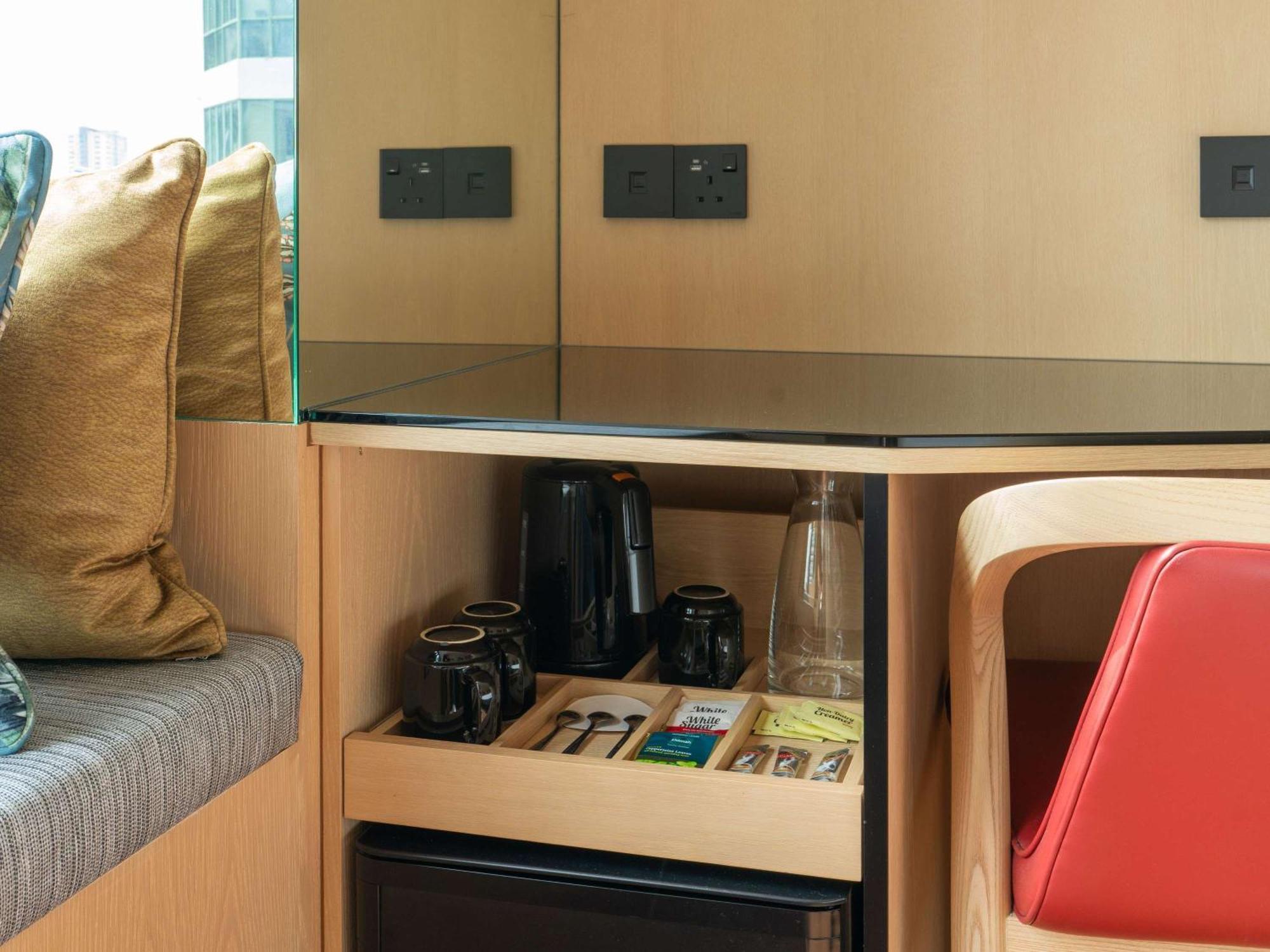 Ibis Singapore On Bencoolen - Newly Renovated Exterior photo